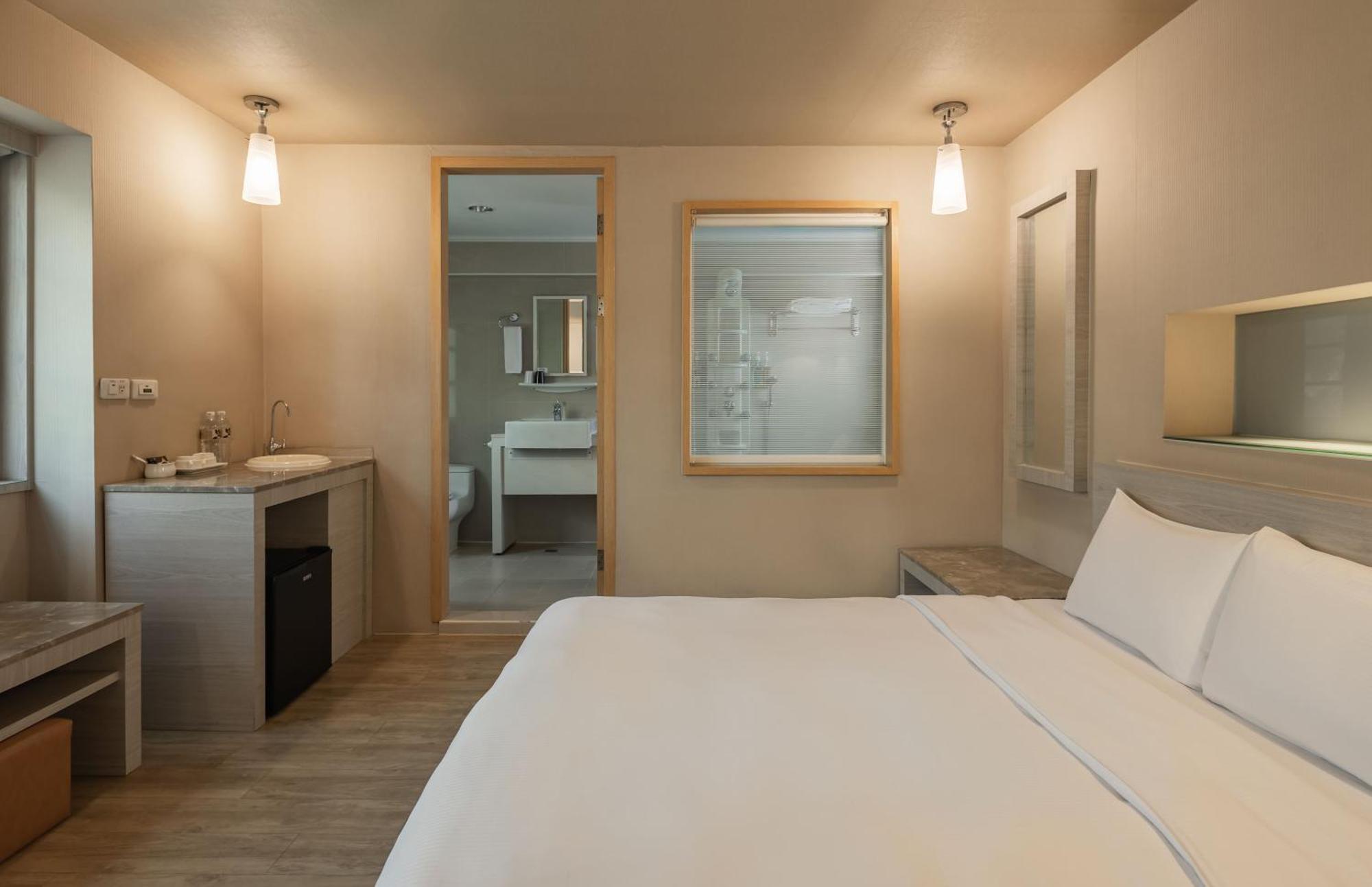 Kindness Hotel - Hanshen Kaohsiung Zimmer foto