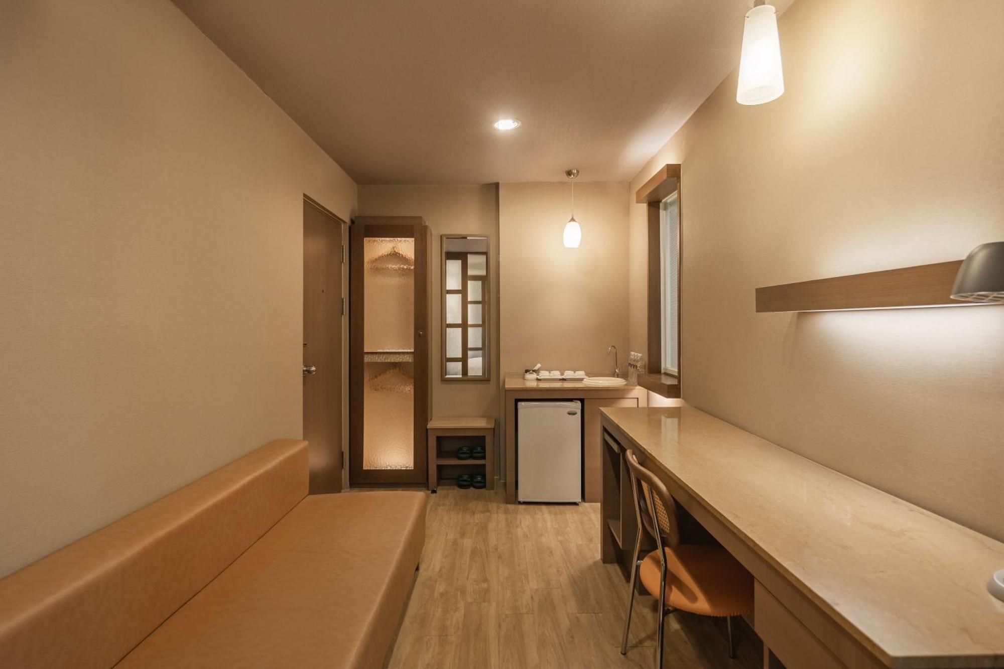 Kindness Hotel - Hanshen Kaohsiung Zimmer foto